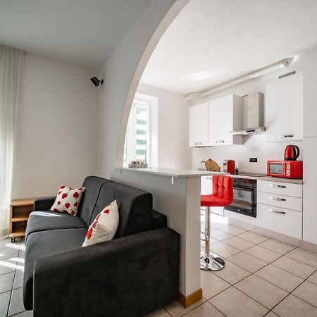 Dolce Teresa Apartment マンデッロ・デル・ラーリオ エクステリア 写真