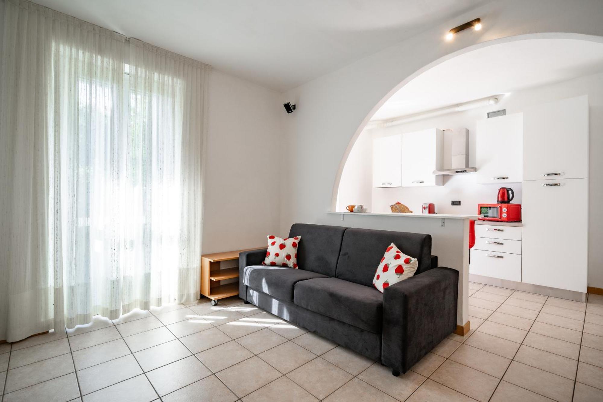 Dolce Teresa Apartment マンデッロ・デル・ラーリオ エクステリア 写真